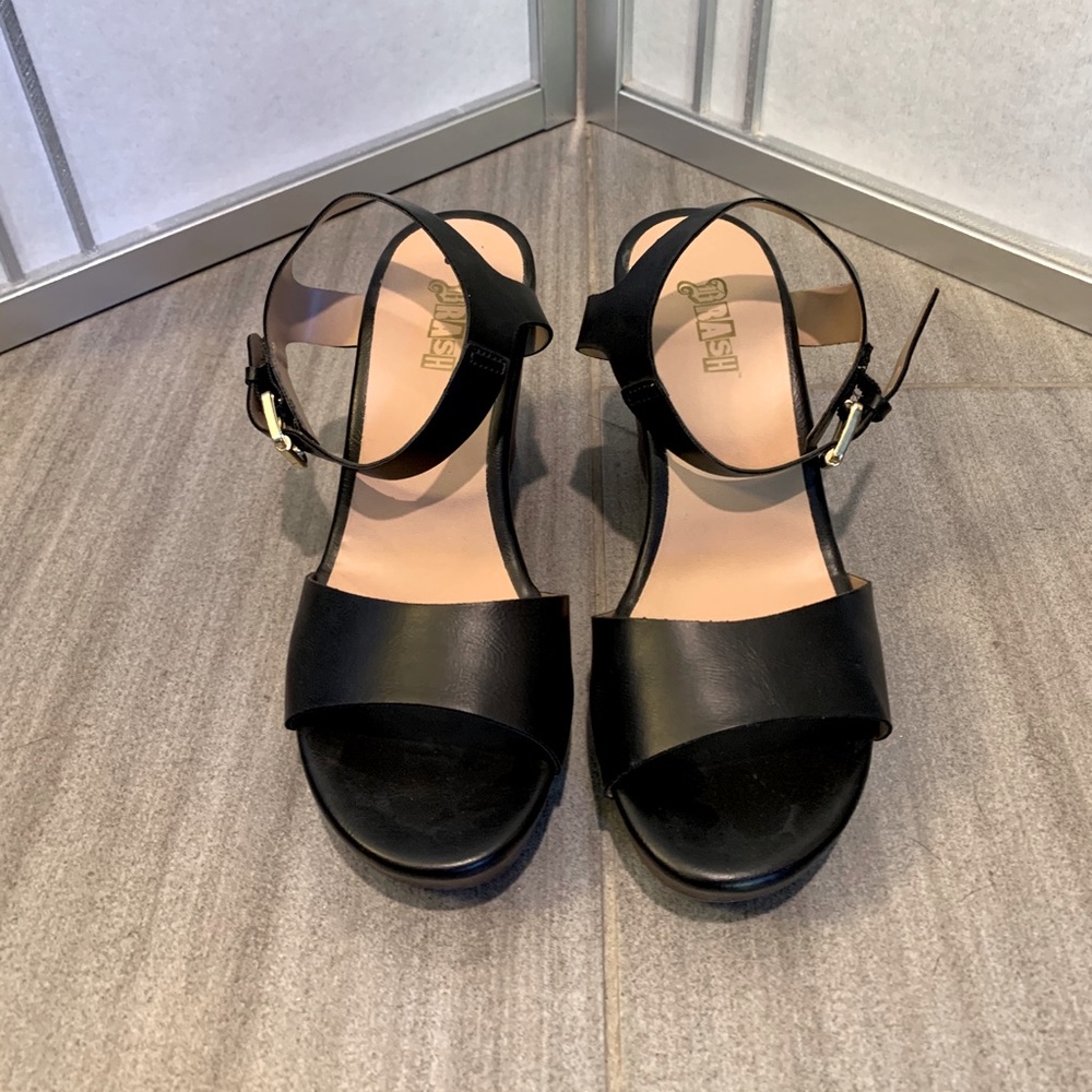 *WORN ONCE” Black heeled sandals. Size 7